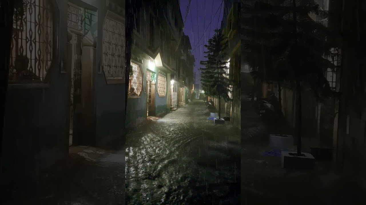 Heavy rain and scary thunderstorm #rainthunderasmr #rainystreet auf YouTube ansehen Heavy rain and scary thunderstorm #rainthunderasmr #rainystreet auf YouTube ansehen