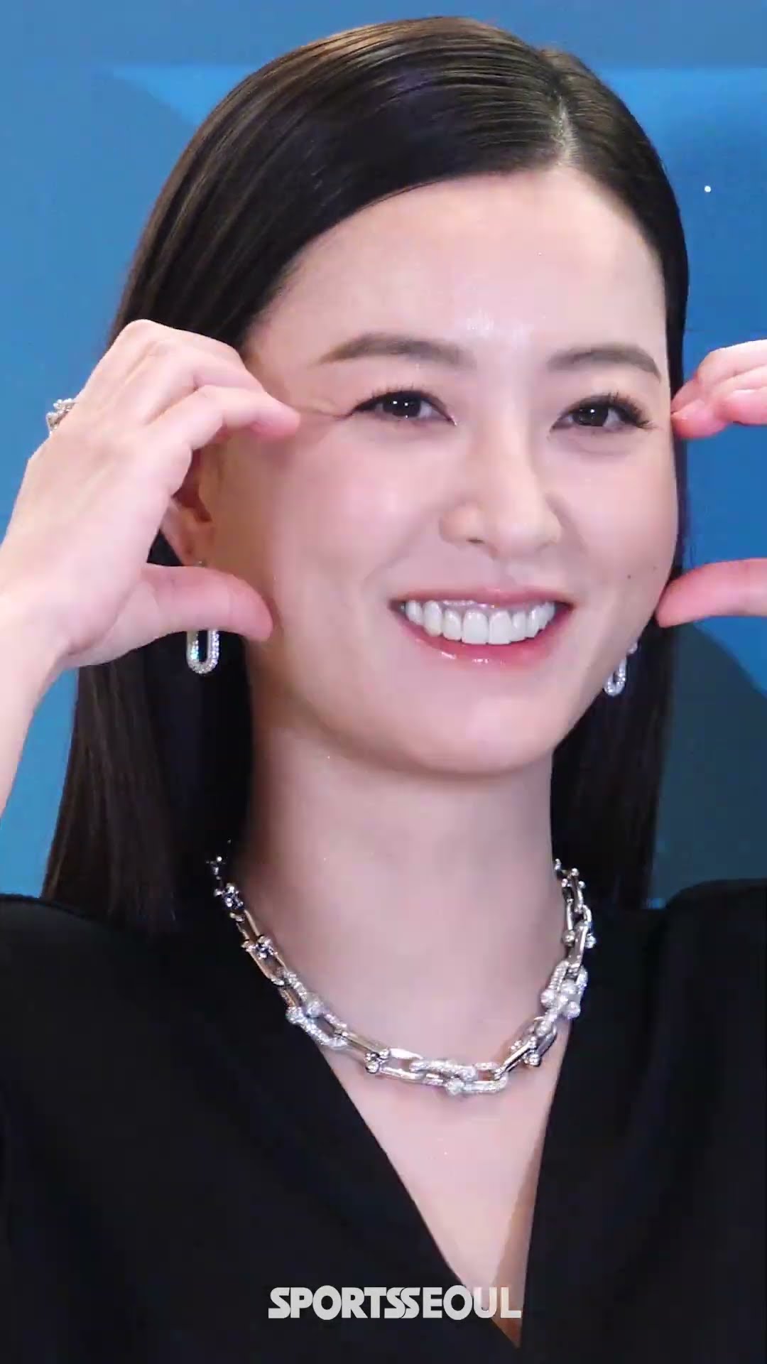 하트 할까 꽃받침 할까 '안절부절 윰' #정유미