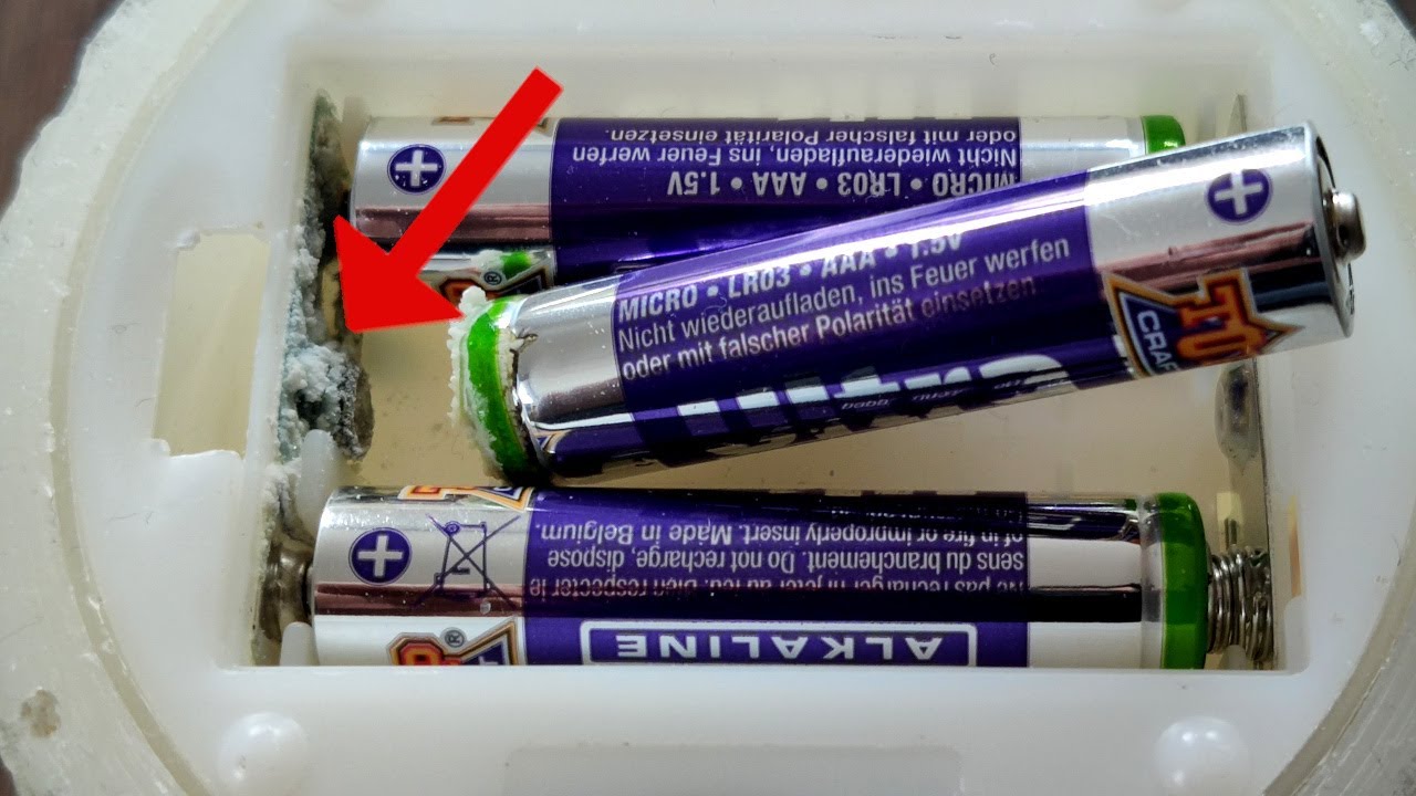 Reinigen der Batteriekontakte von Autobatterien und elektrischen Geräten  (mit Bildern) – wikiHow