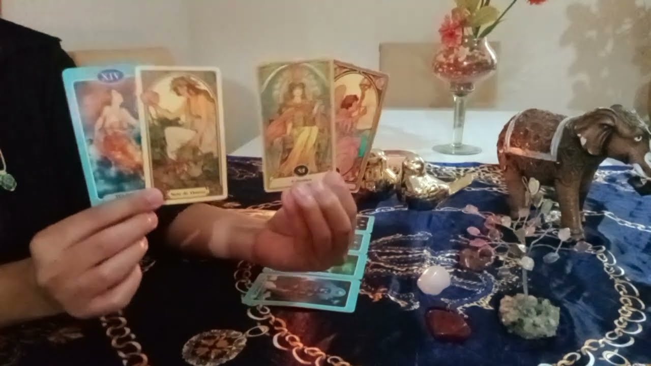 CAPRICÓRNIO♑Um Novo Amor Chega Para Ficar!💖Te Observa 😍 Conexão Divina!🕊️ Acolha Este Novo Amor❤️✨