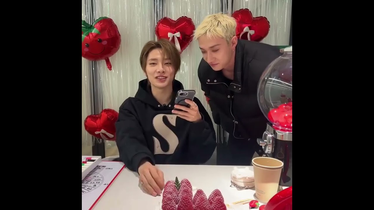 BANGCHAN KISSED JEONGIN😭🎀 [I.N's birthday live] 