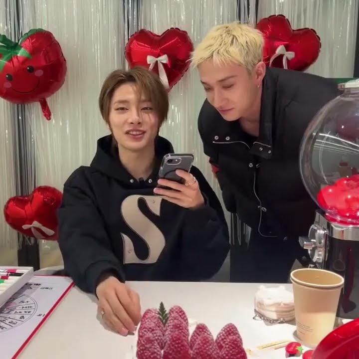 BANGCHAN KISSED JEONGIN😭🎀 [I.N's birthday live] #bangchan #jeongin #jeongchan #straykids
