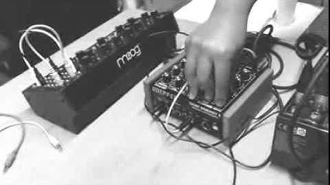 Heavy pumps of Dark Energy II synthesiser from Dopefer