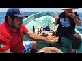 Disfrutando de unos frescos y deliciosos mariscos en la panga