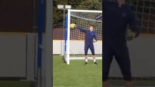 Download Lagu Didn't know Kepa wae this good 😂! #shorts #footballshorts #funny #kepa #chelsea #goalkeeper #save MP3
