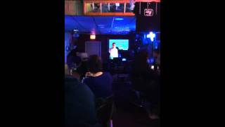 El Visco cantando