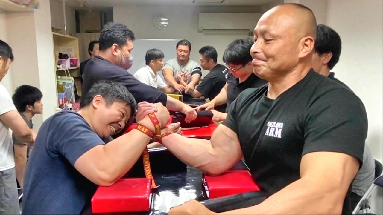 The Undisputed Middleweight Champion Goes Wild!【Arm Wrestling