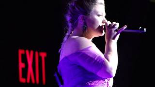 Kelly Clarkson - Tightrope