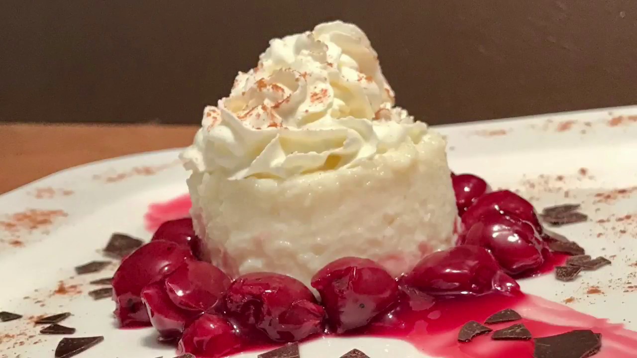 Grieß Pudding mit warmen Kirschen Dessert - Einfach Günstig und Lecker ...