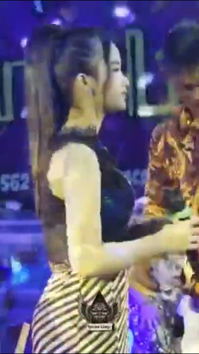 yessa oktavia_risih sama penyawer satu ini 😂, lucu banget mukanya😂 #yeniinka #jandhut #lucu #koplo