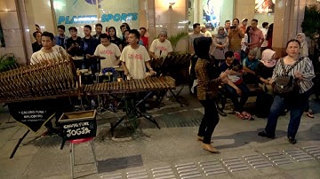 JOGET JARAN GOYANG MBAKE SENENG BANGET -- CALUNG FUNK MALIOBORO YOGYA