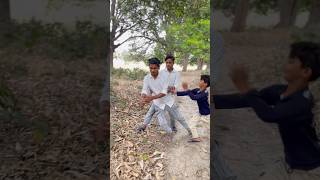 Sap Kate To Aise Bache