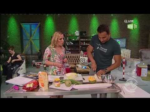 Ein ganz schneller leckerer Döner zum selber machen. Ihr braucht für den vegan döner Kebab nicht vie. 