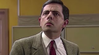 Arriving at the Launderette | Mr. Bean Official