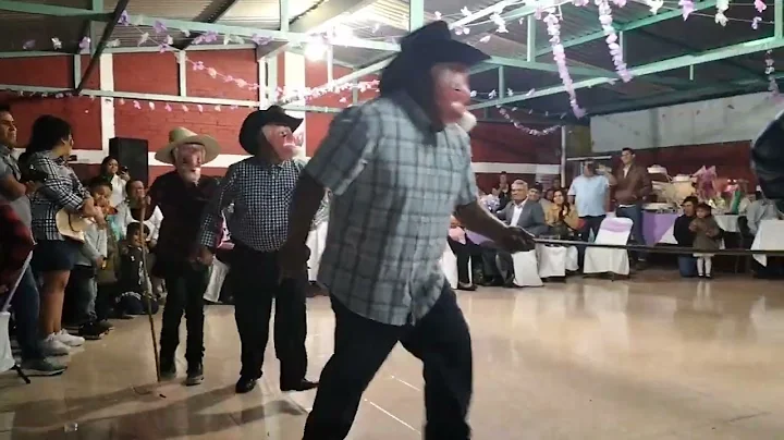 BAILE SORPRESA XV AOS MARIANA