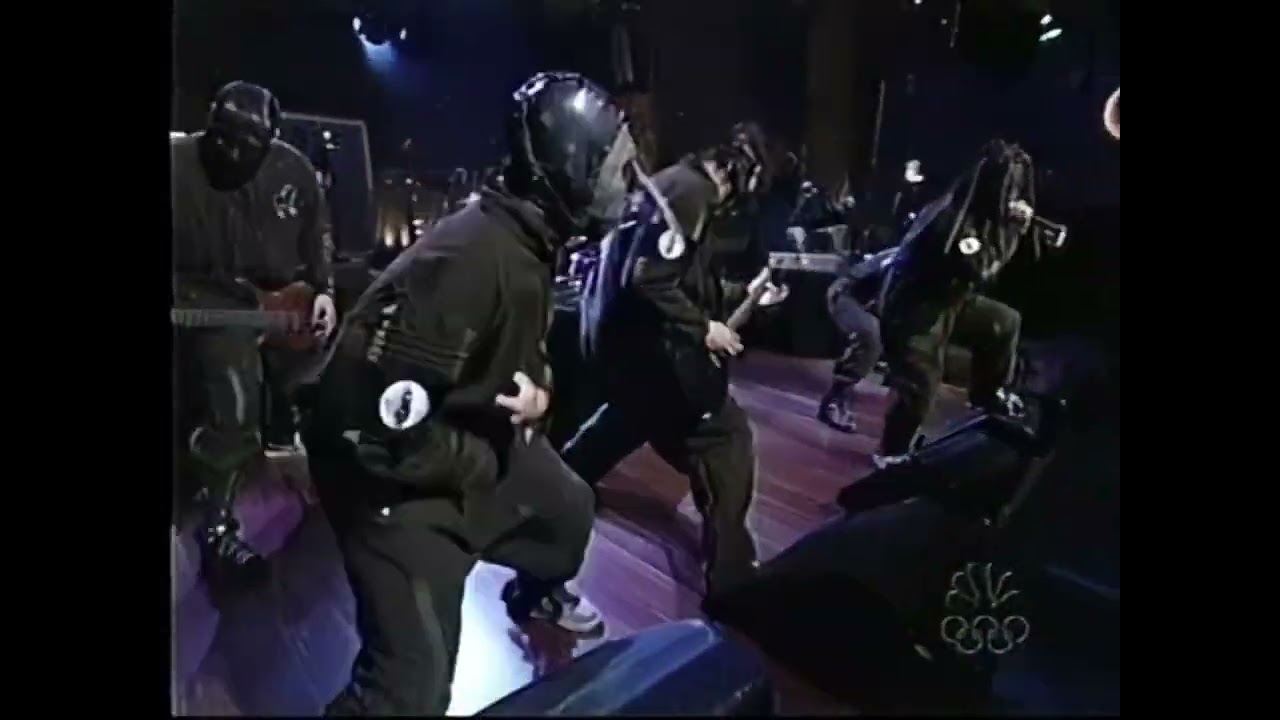 Slipknot - The Heretic Anthem (Live At Late Night With Conan O'Brien 08/10/2001) HQ