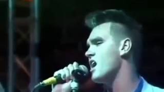 The Smiths : There Is A Light That Never Goes Out (Hd)