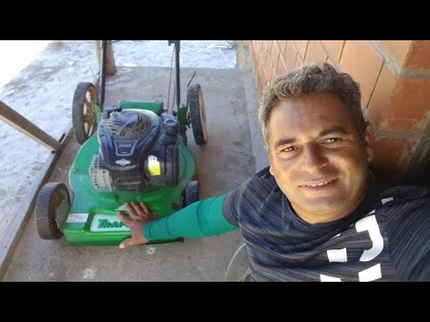 Vídeo: Preciso misturar gás e óleo no meu cortador de grama?
