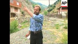 YUGOSLAVIA: KOSOVO: KACANIK: TROOPS GUARD MASSACRE SITE