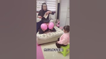 Mom teaches her daughter how to wipe her butt.  🙆‍♂️#funny #shorts #tiktok #viral #抖音