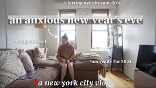Preparing for the New Year (feeling a little lost). Living alone in your 30&#39;s, a vlog.