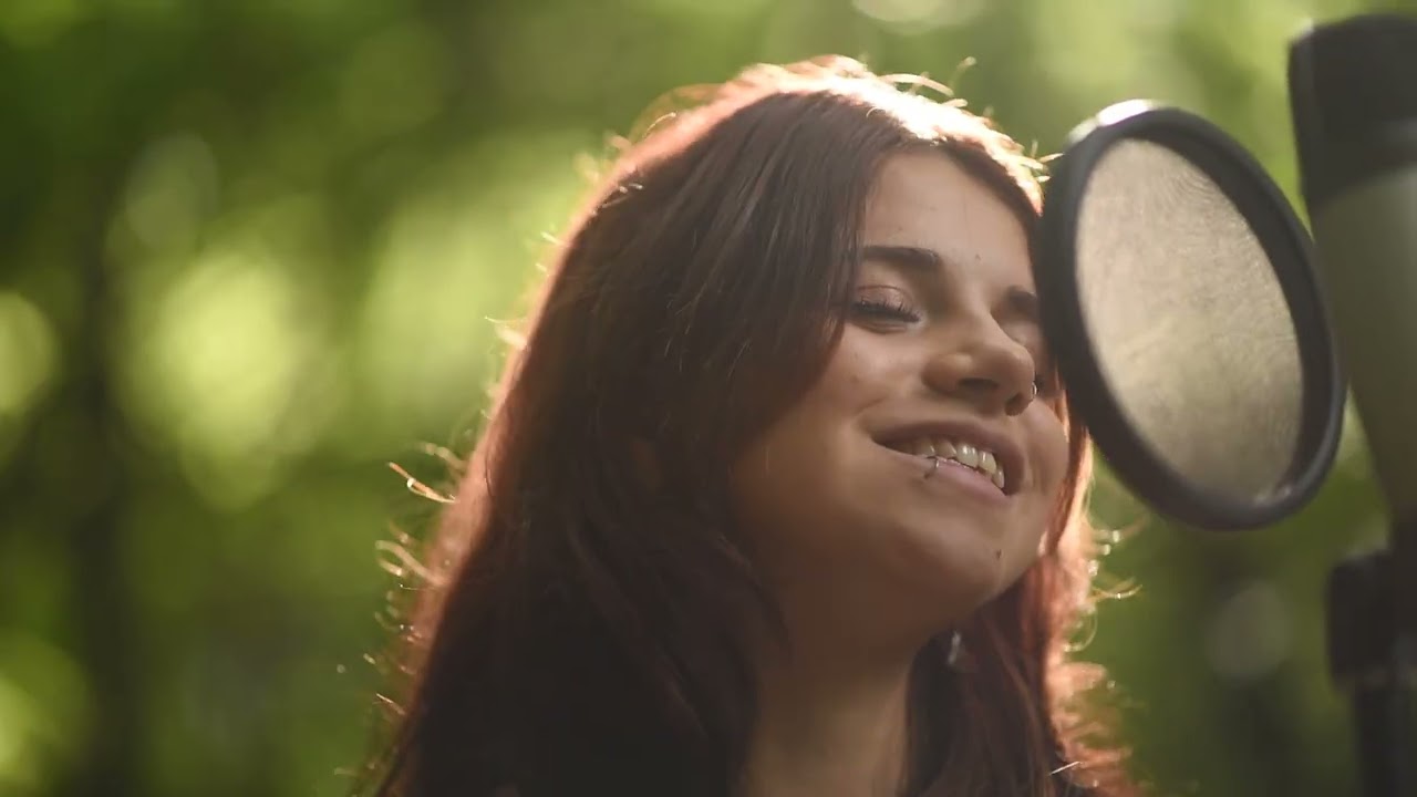 "Barro tal vez" ( L. A. Spinetta - 1982 ) - Clara Petric y Leo Sosa (2026).