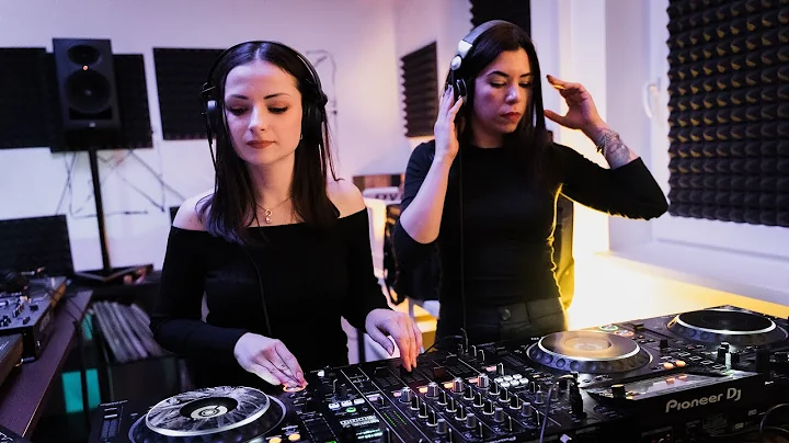 Emily b2b Andrea Fox Tech House Set