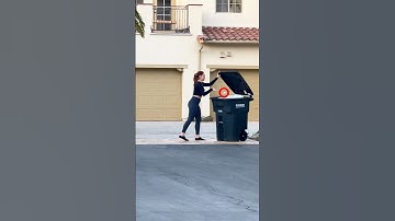 Her stalker is back 😳😂