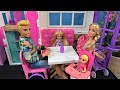 Barbie and Ken Fun Story in Barbie House: How Barbie's Sister Chelsea Gets in Trouble at Restaurant