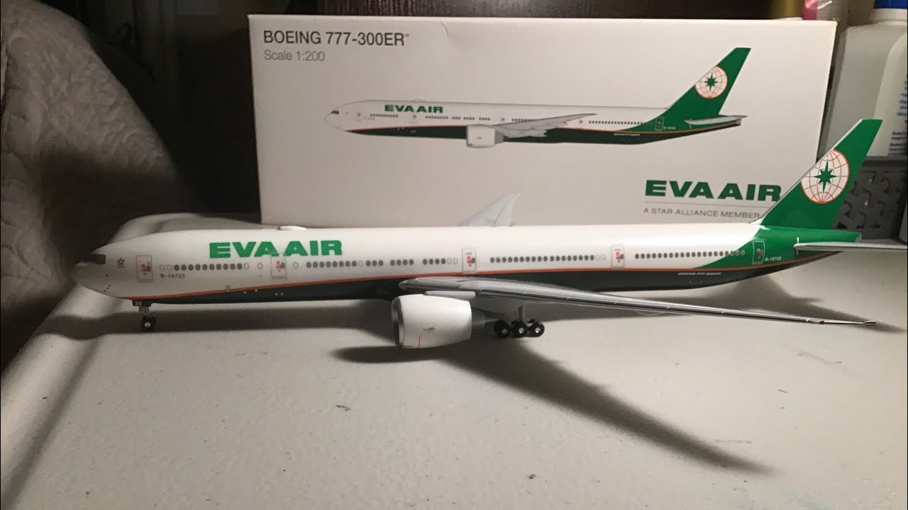 Hogan Wings Eva Air Boeing 777-300er scale 1.200. - YouTube