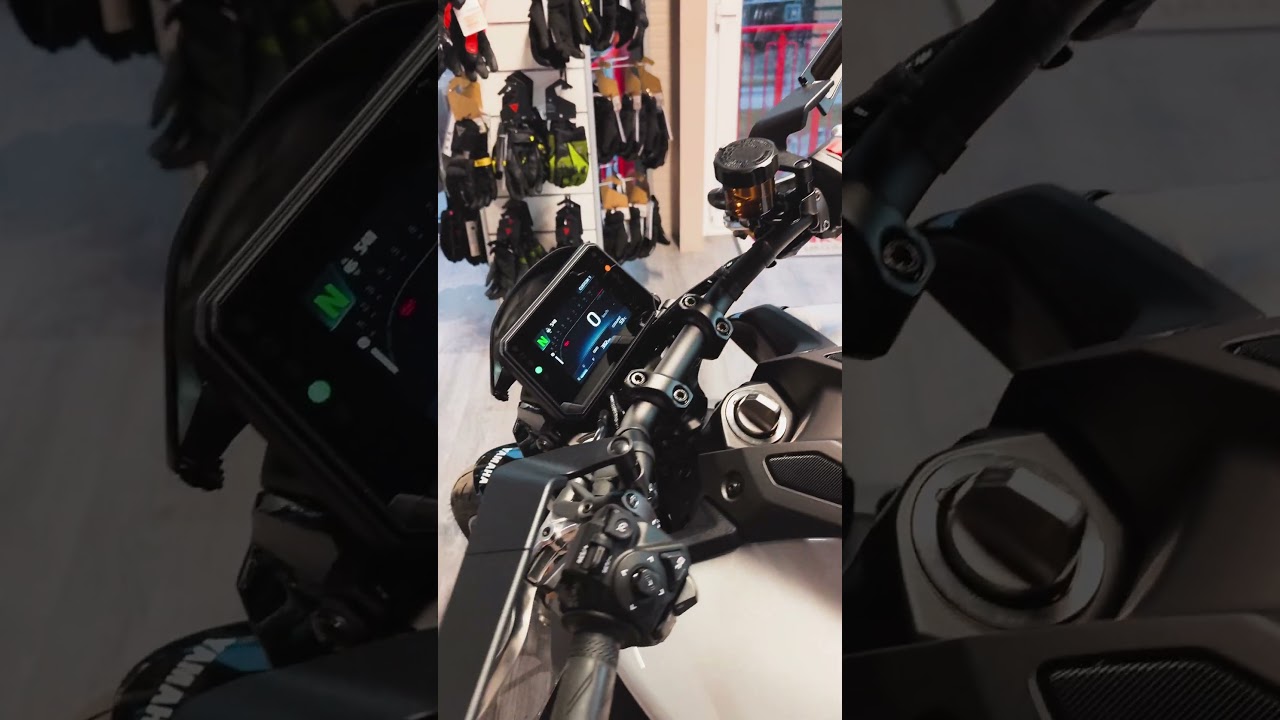Yamaha MT09 SP 2024 akrapovic 