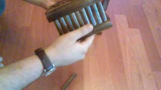 Esrarengi̇z Şi̇freli̇ Gi̇zli̇ Sandik Anahtarı Ve Anahtar Deliği Kutunun Üzerinde Gizlenmiştir