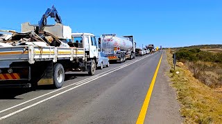 R27 road down VanRhyns Pass