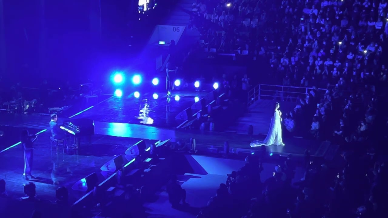 PERAWAN CINTA - ROSSA (Konser #rossa25shiningyears )