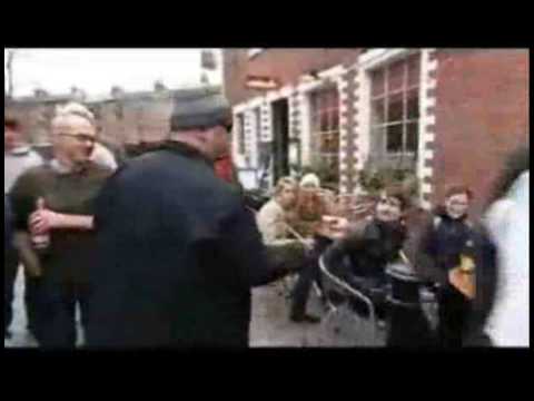 Black Francis busking in Ashton Lane, Glasgow - Cu...