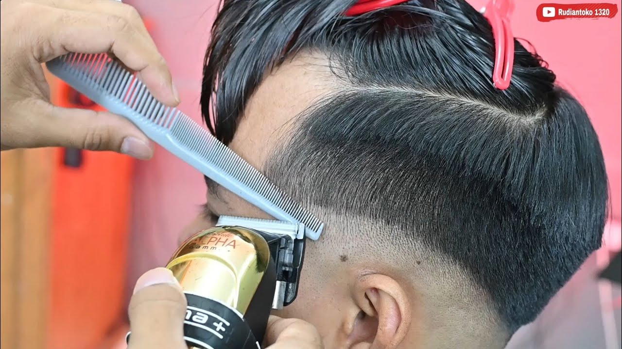 Skin Fade Clipper Over Comb - Mens Haircut Tutorial