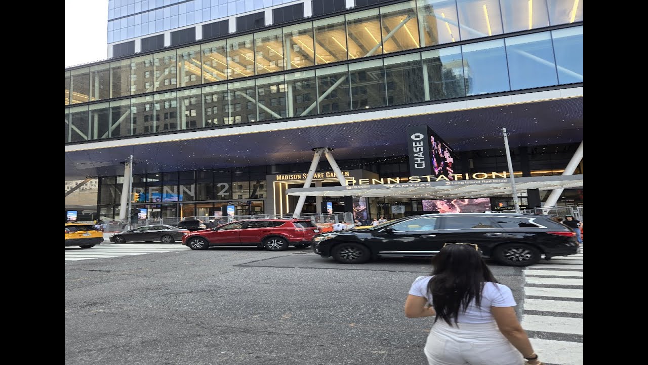 Walk From Penn Station To Javits Center www.youtube.com