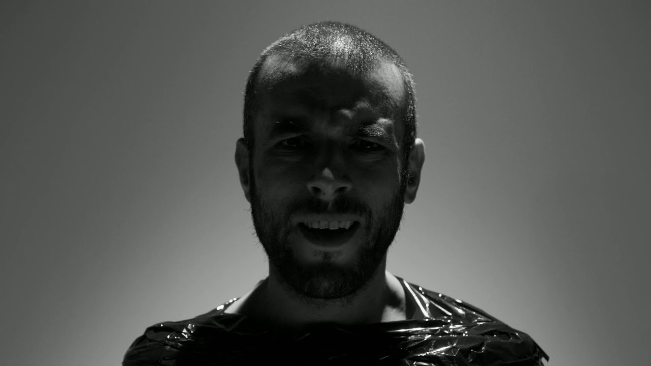 Sebseb / Un Grain [clip officiel repost] - YouTube