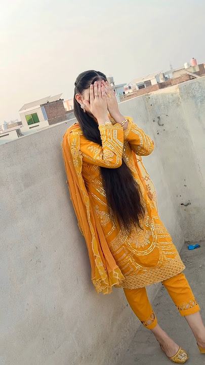 Yellow Suit Me Dil Le Gayi | Romantic Vibes | Ishq Wali Look 💫 #RomanticVibes #YellowSuitLove