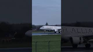 lufthansa a320 landing at brussels airport #aviation #planespotting #brussels