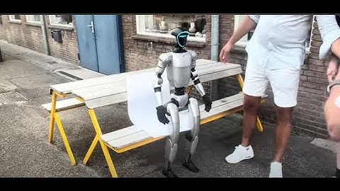 🎥 Unboxing van onze Unitree-robot Eva!