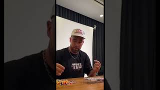 Travis Kelce making friendship bracelets 🫶🏻🫶🏻🫶🏻 #taylorswift #traviskelce #swifties #shorts
