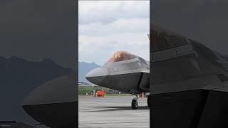 Sekretne dysze F-22 Raptor w akcji #lotnictwo #ciekawostki #fakty