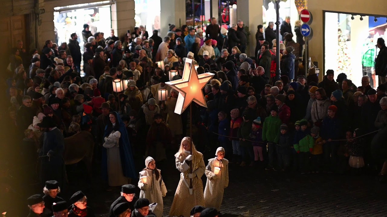 82. Sternsingen der LuzernerSpielleute in der Altstadt Luzern