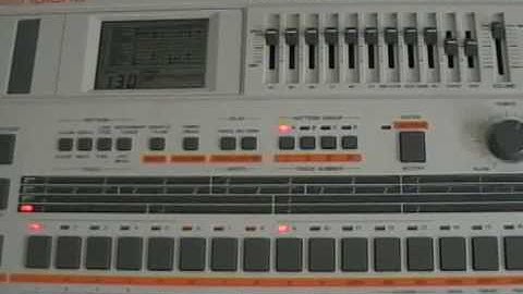 DEMO ROLAND TR707 DRUM MACHINE