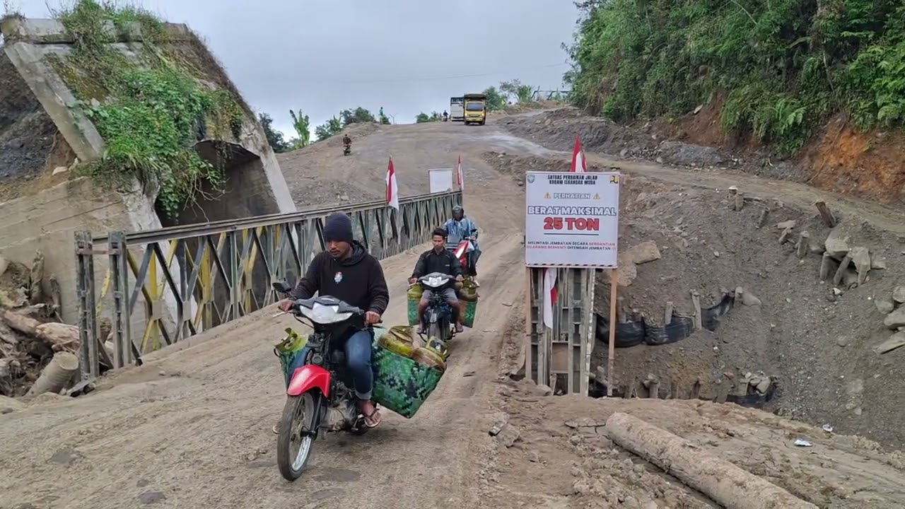 Akses jalan eks KKA Kawasan Wih Pasee, Kecamatan Permata 