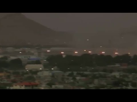 Explosión en aeropuerto de Kabul podría tratarse de un ataque suicida; contabilizan 11 muertos