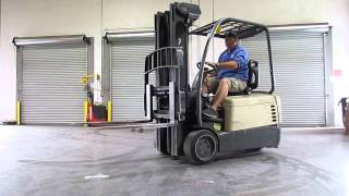 Lot #0100: Crown 4000lbs SC 4000 Series Electric Forklift