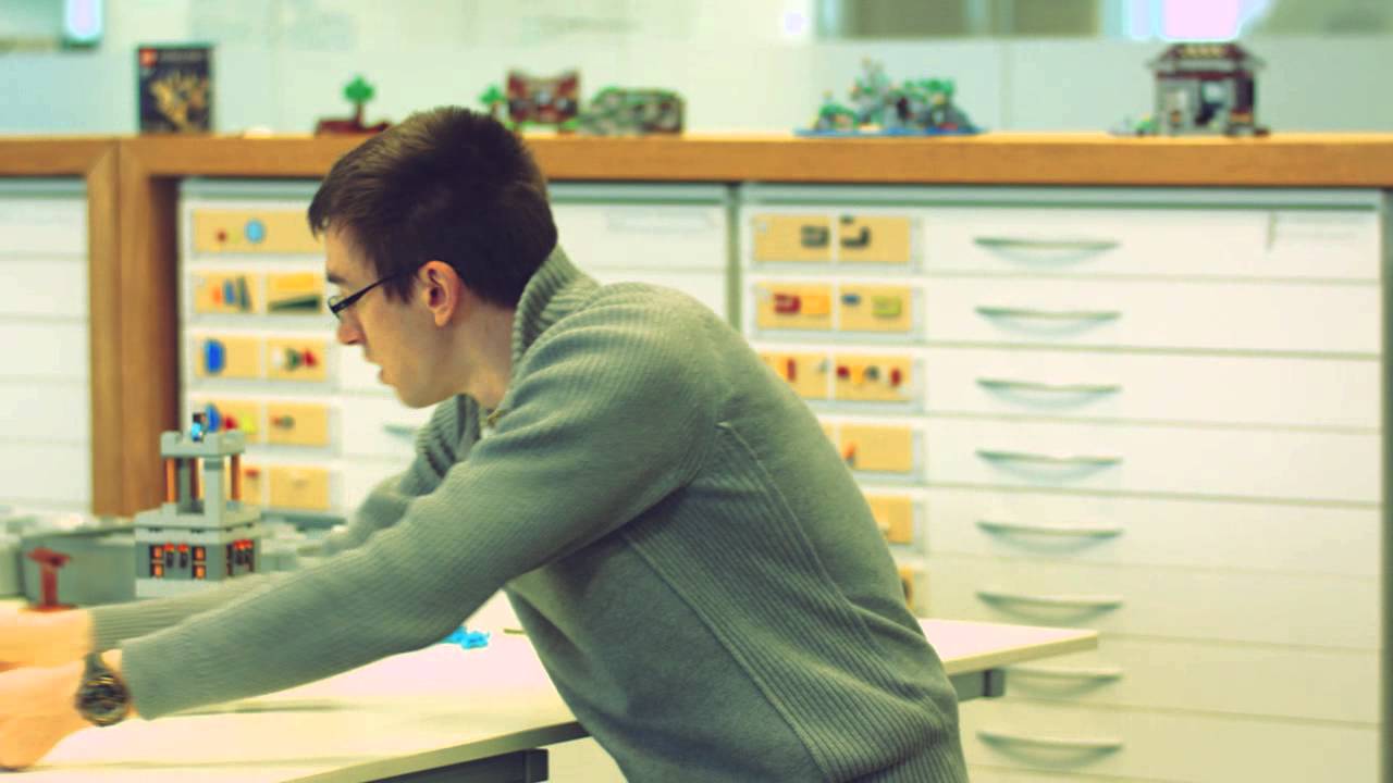 On The Defense - LEGO Minecraft - Designer Video