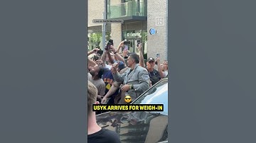 Oleksandr Usyk arrives in Rolls Royce 🔥 #shorts